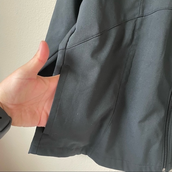 Nike Jacket Black pockets and zipper sleeves 12/14 L - Picture 2 of 6